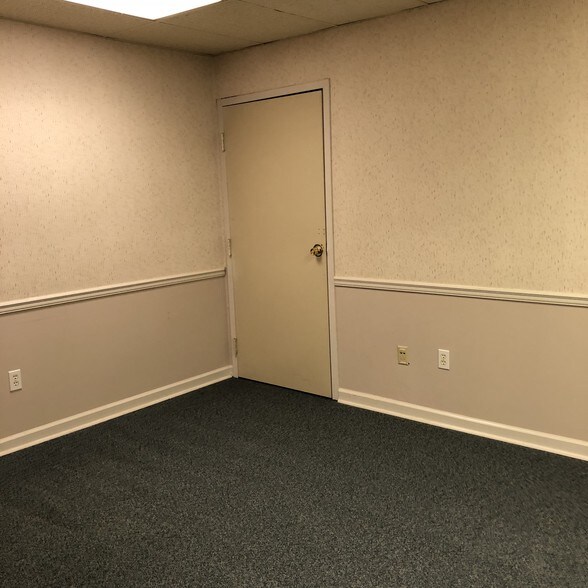 More Photos Of 2175 Highpoint Rd, Snellville Coworking Space