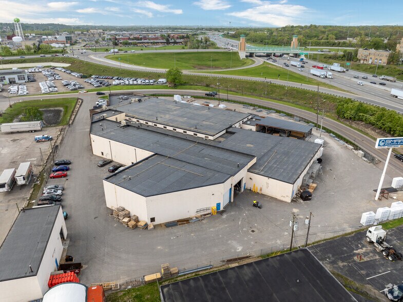 More Photos Of 10400 Evendale Dr, Evendale Warehouse For Lease