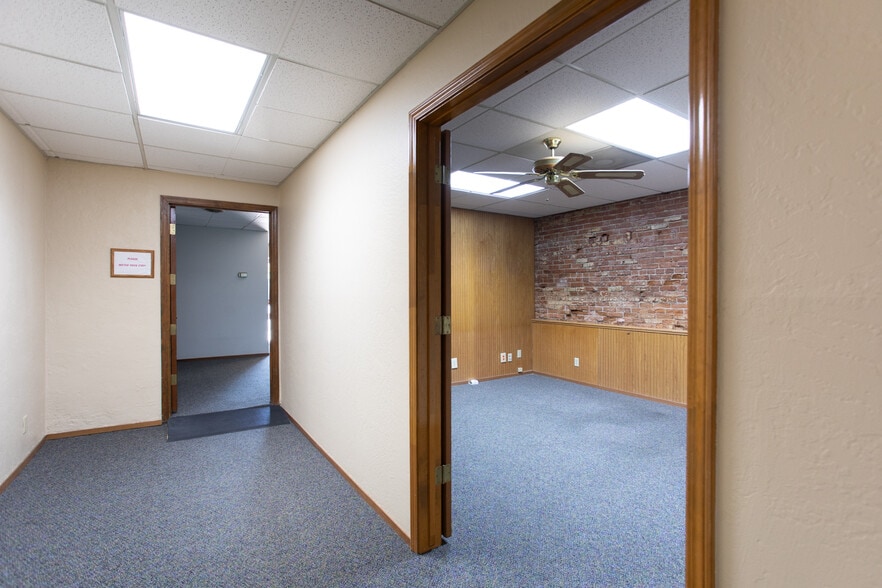 More Photos Of 310-312 1st St, Marysville Office Residential For Lease