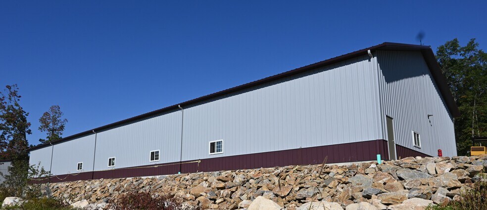 More Photos Of 47 Thames Rd, Hooksett Service For Lease