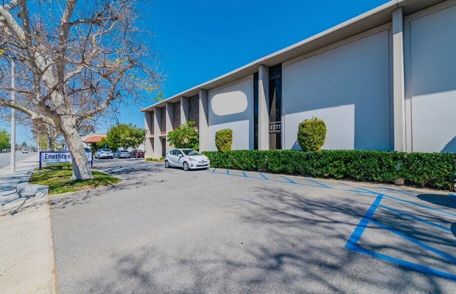 More Photos Of 1781 McGaw Ave, Irvine Warehouse For Lease
