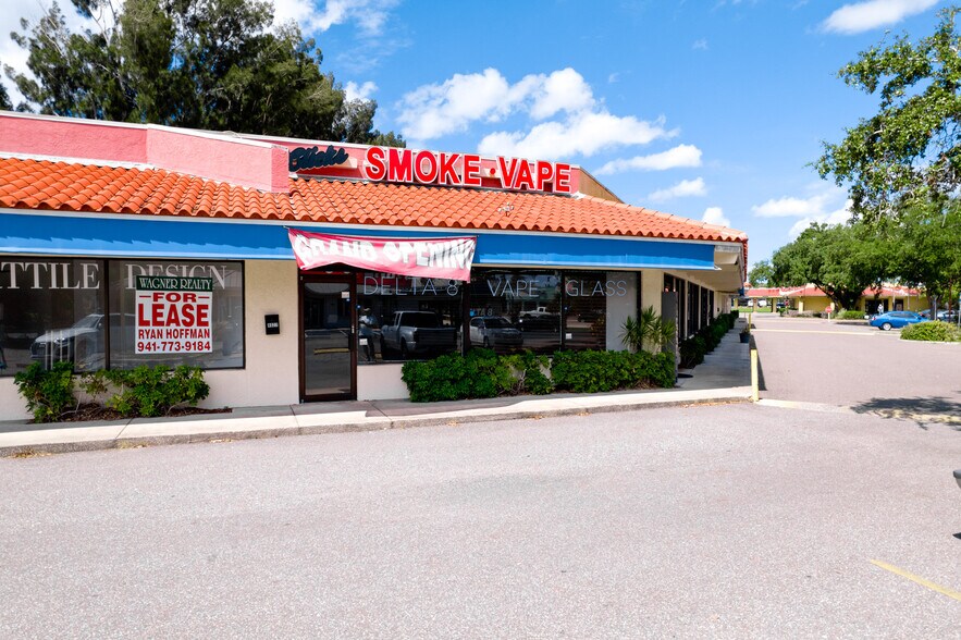 More Photos Of 3915-4105 Cortez Rd, Bradenton Storefront Retail Office For Lease