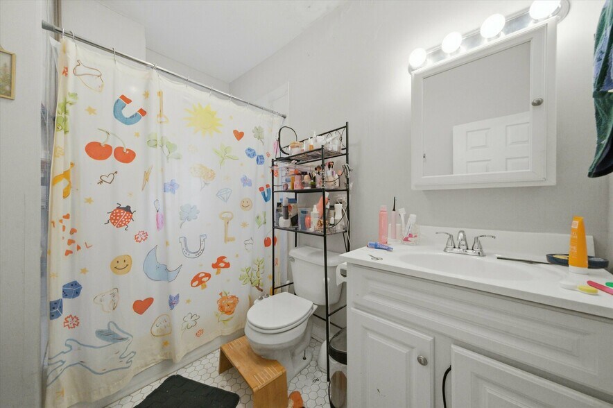 More Photos Of 3605-3607 W Palmer St, Chicago Apartments For Sale