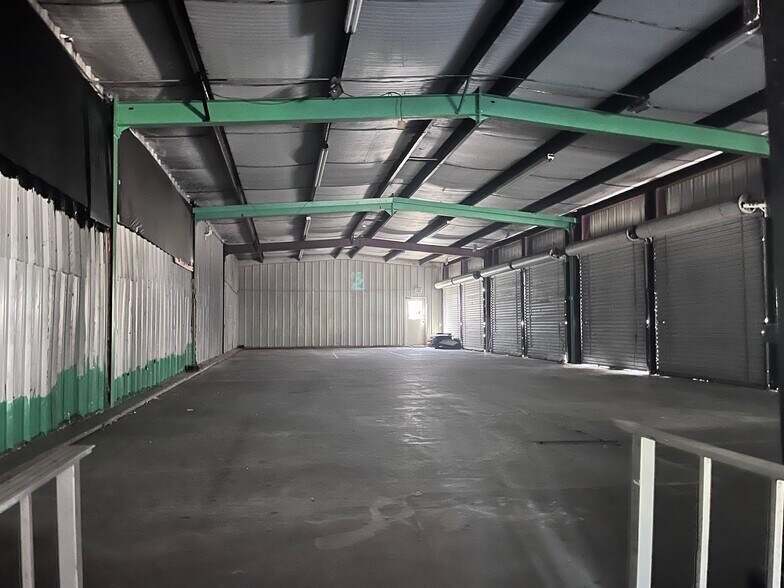More Photos Of 2304 Kirkman St, Lake Charles Warehouse For Sale