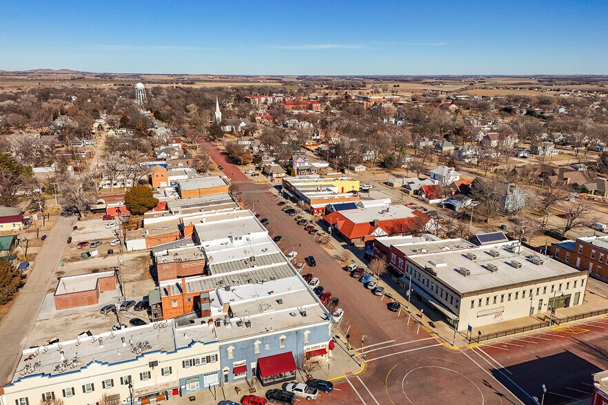 More Photos Of 115 N Main St, Lindsborg General Retail For Sale