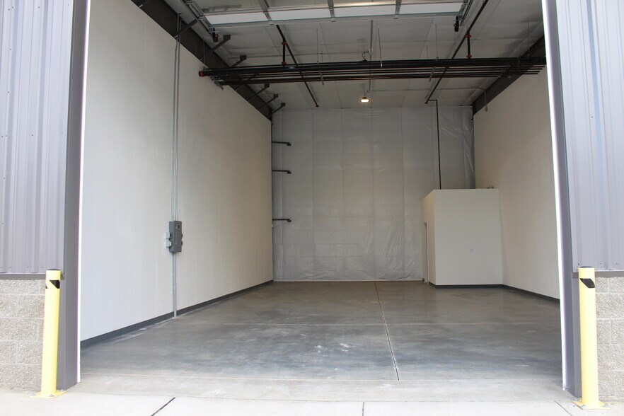More Photos Of 1627 Jills Ct, Bellingham Distribution For Sale