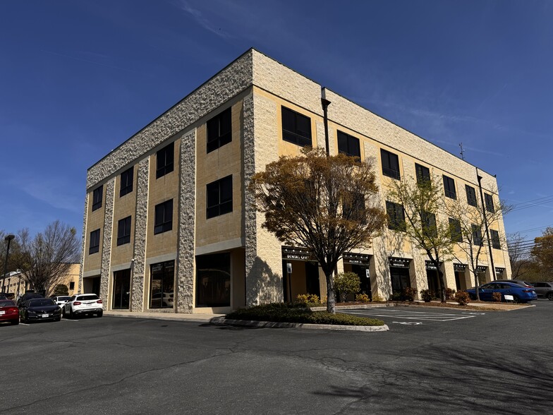 More Photos Of 684 Berkmar Cir, Charlottesville Office For Lease