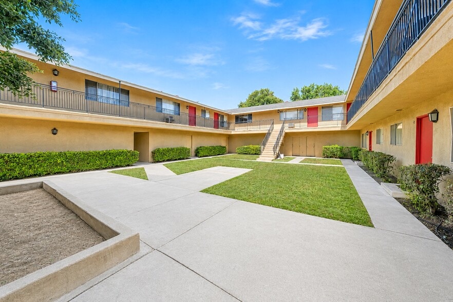 More Photos Of 383 Orchid Ln, Pomona Apartments For Sale