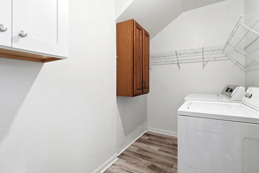 More Photos Of 16708 Frederick Rd, Mount Airy General Retail For Sale