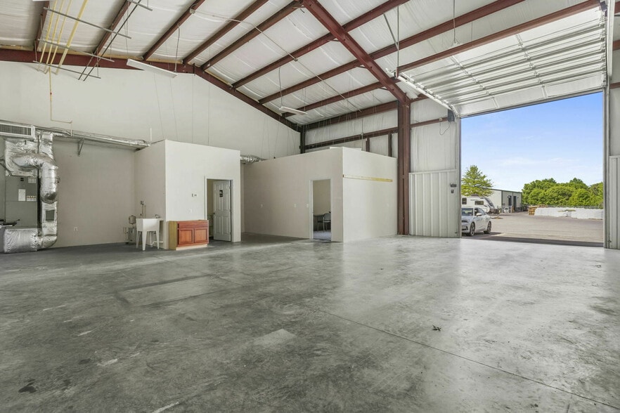 More Photos Of 5240 Cutter Ct, Prince Frederick Industrial For Lease