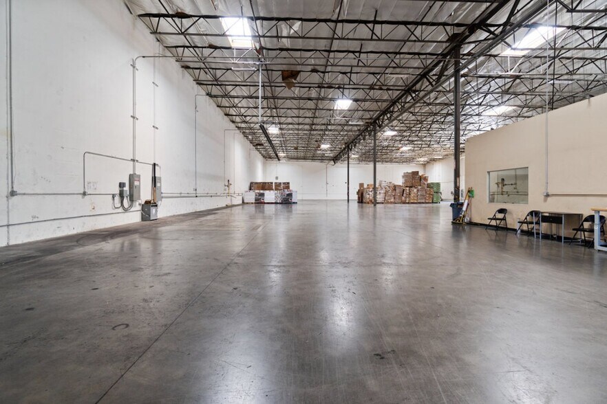 More Photos Of 1190 N Del Rio Pl, Ontario Warehouse For Sale