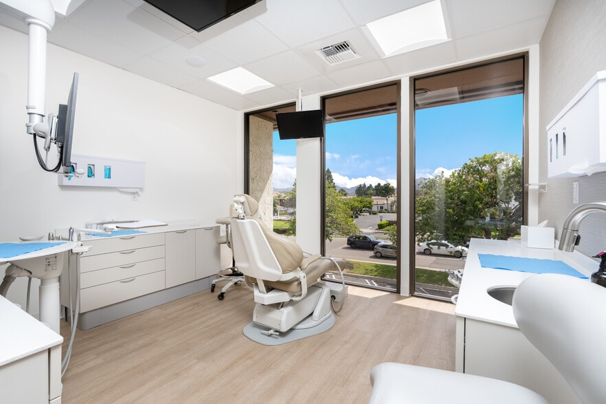 More Photos Of 16810-16816 Bernardo Center Dr, San Diego Medical For Lease