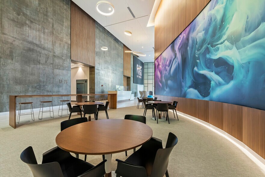 More Photos Of 655 W Broadway, San Diego Office For Lease