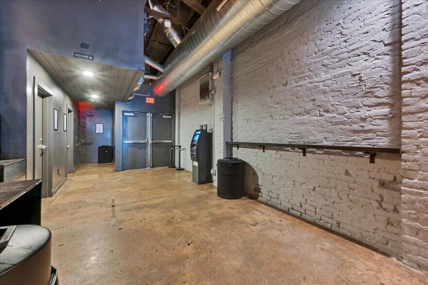 More Photos Of 505 E 7th St, Austin Freestanding For Sale