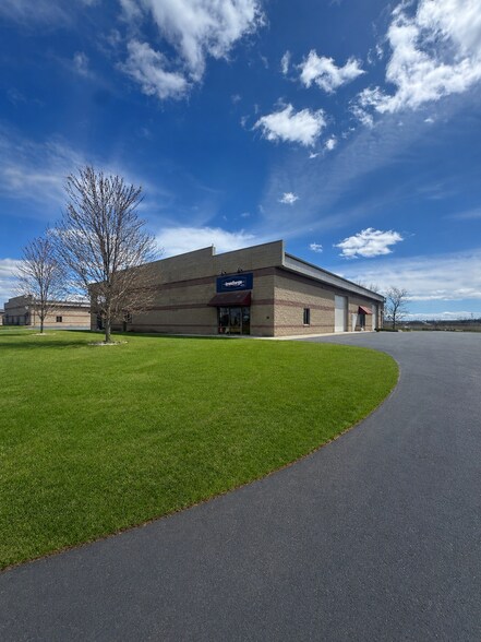 More Photos Of W5037 Amy Ave, Kaukauna Service For Lease