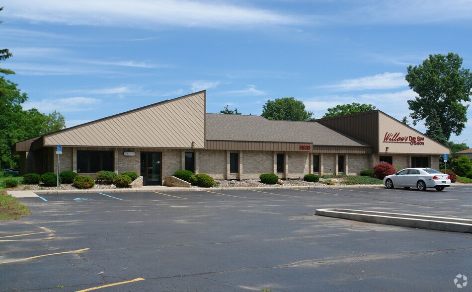 More Photos Of 5820 Gratiot Rd, Saginaw Office For Sale