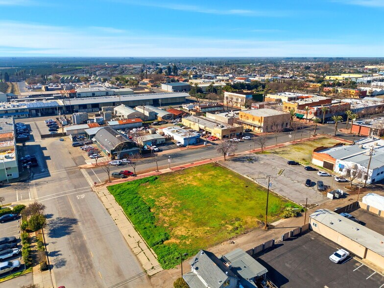 More Photos Of 190 S Elmwood Ave, Lindsay Land For Sale