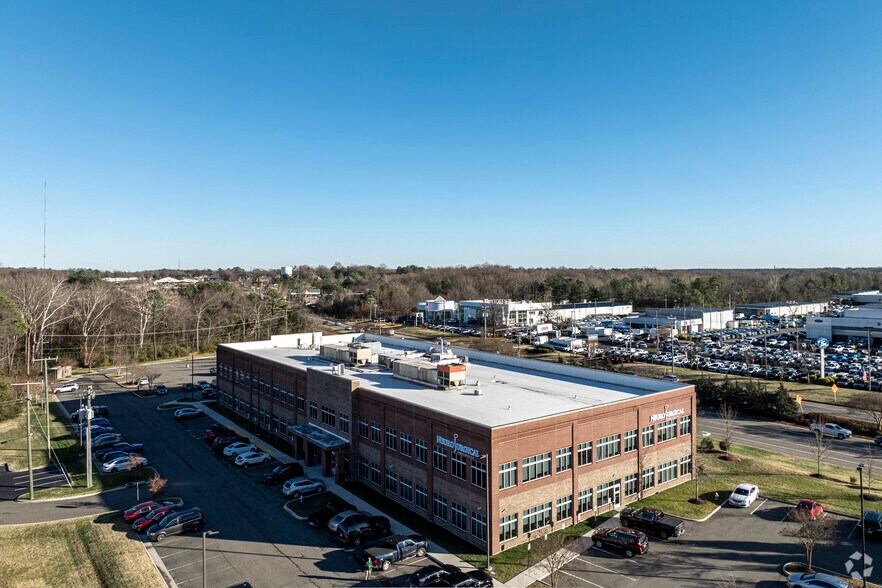 More Photos Of 1011 Johnston Willis Dr, North Chesterfield Medical For Lease