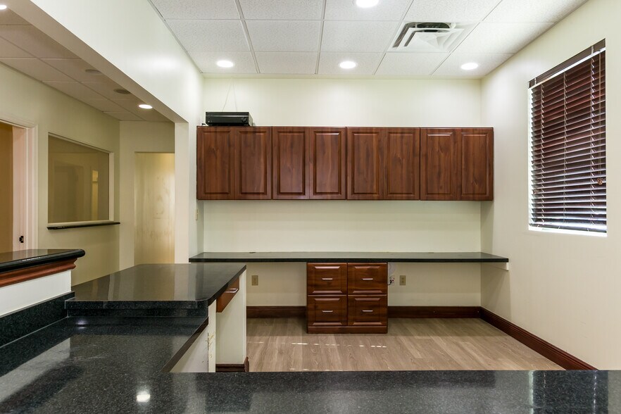 More Photos Of 12460-12468 W Atlantic Blvd, Coral Springs Medical For Lease