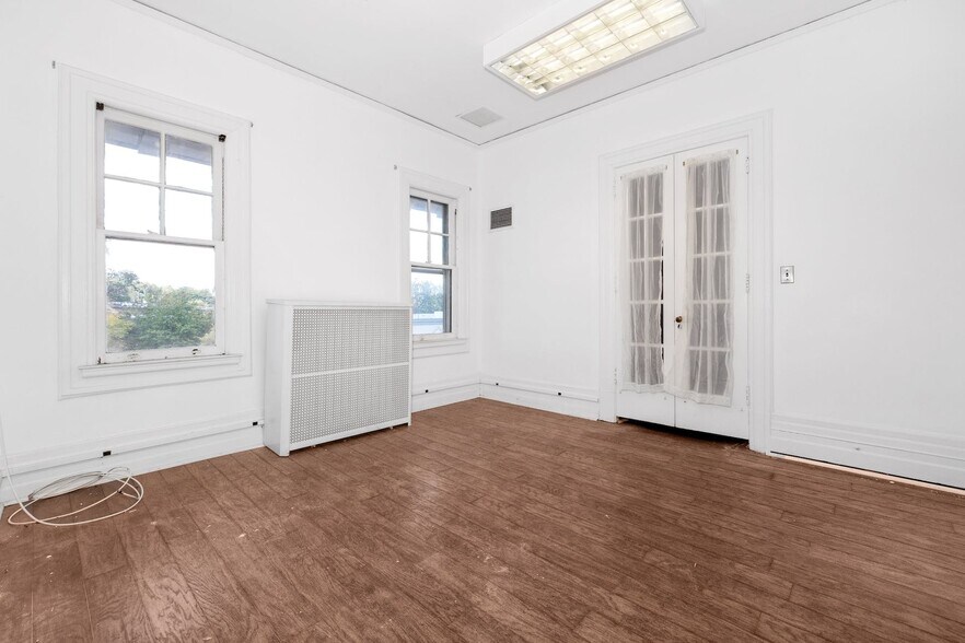 More Photos Of 1022 N Broadway, Yonkers Office For Lease