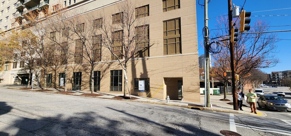 Primary Photo Of 565 Peachtree St NE, Atlanta Apartments For Lease