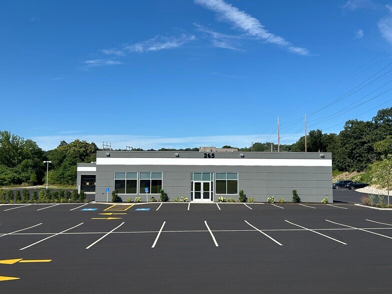 More Photos Of 265 Summer St, Fitchburg Storefront Retail Office For Lease