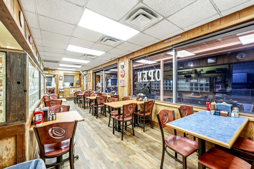 More Photos Of 6745 SE US Hwy 301, Hawthorne Freestanding For Sale