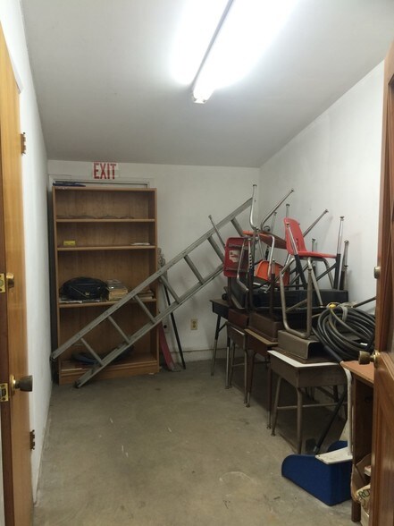 More Photos Of 12065 Paramount Blvd, Downey Storefront For Lease