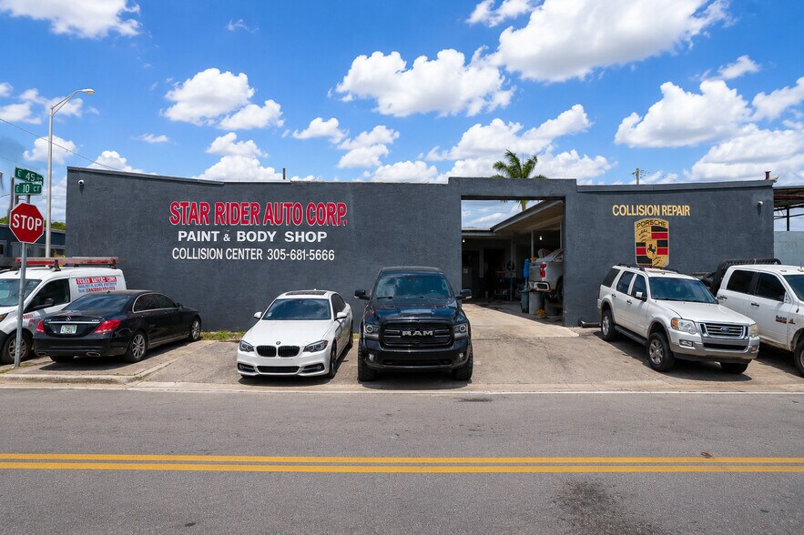 More Photos Of 1025 E 45th St, Hialeah Auto Salvage Facility For Sale