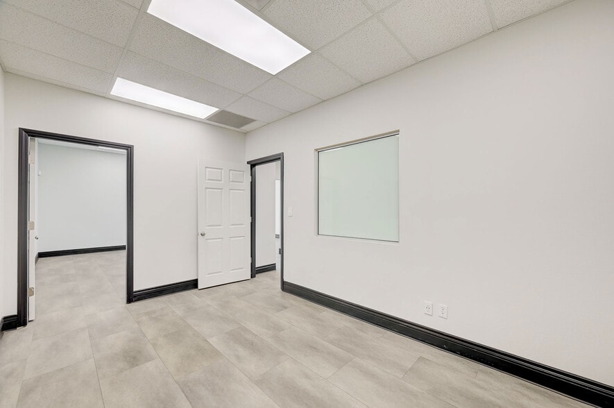 More Photos Of 3068 E Sunset Rd, Las Vegas Warehouse For Sale