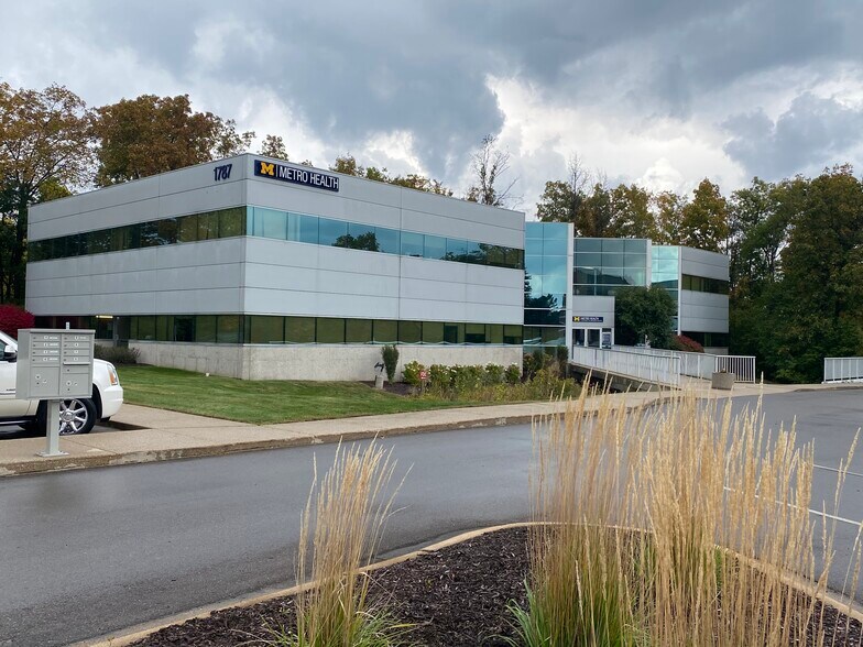 More Photos Of 1787 Grand Ridge Ct NE, Grand Rapids Medical For Sale