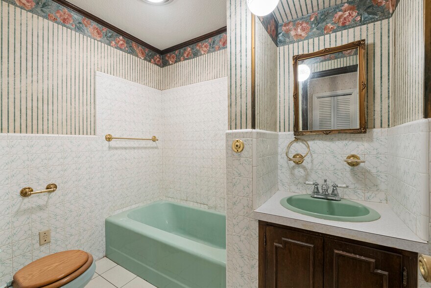 More Photos Of 30 Broadview St, Greenbrier Office For Sale