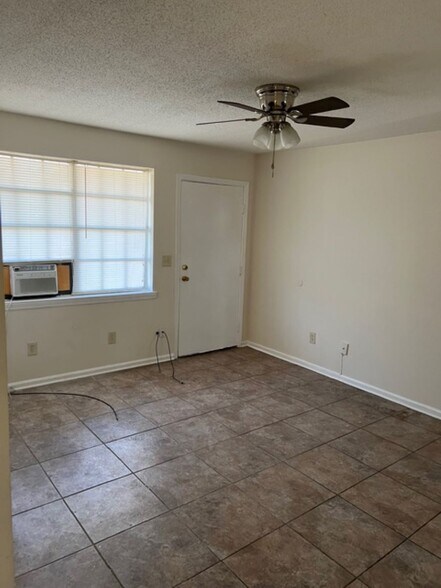 More Photos Of 261 Keel Ave, Memphis Apartments For Sale