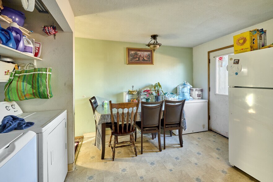 More Photos Of 880 N Pershing St, Mount Angel Apartments For Sale