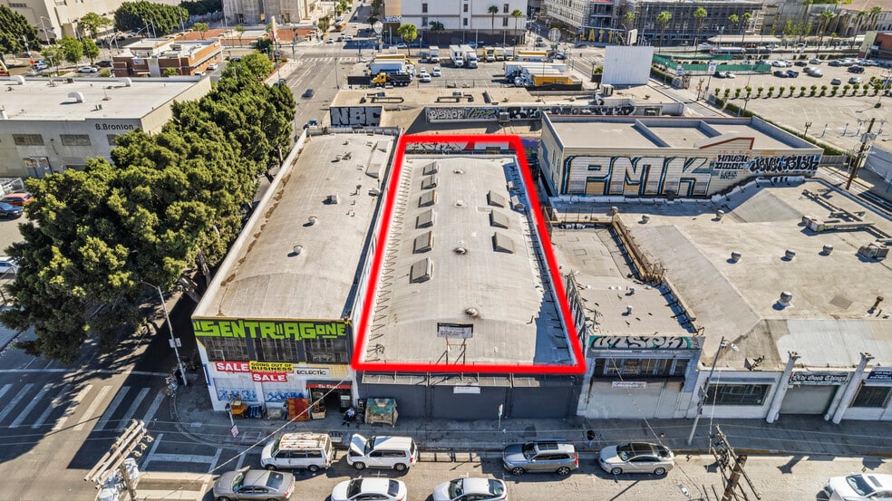 More Photos Of 236 W 18th St, Los Angeles Warehouse For Sale