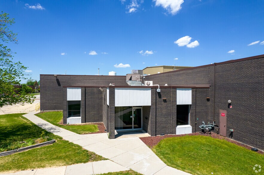 More Photos Of 16425 Kilbourn Ave, Oak Forest Distribution For Sale