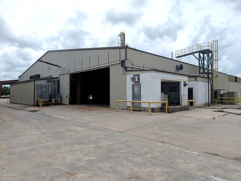 More Photos Of 1509 S Byron Butler Pky, Perry Manufacturing For Sale