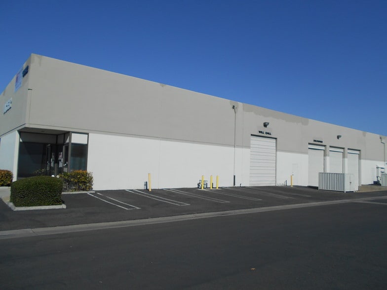 More Photos Of 1060-1072 N Kraemer Pl, Anaheim Manufacturing For Lease