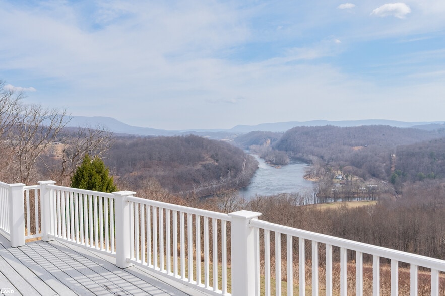 More Photos Of 125 River Ridge Dr, Pearisburg Hospitality For Sale