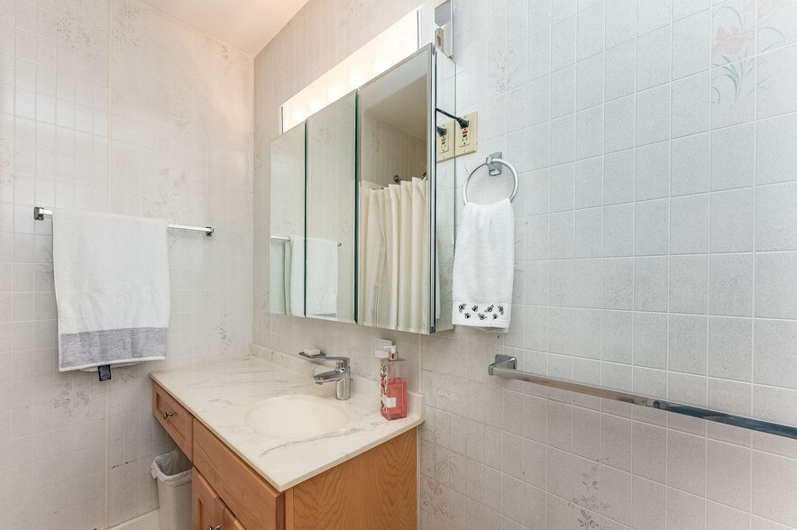 More Photos Of 112 Lafayette Rd, North Hampton General Retail For Sale