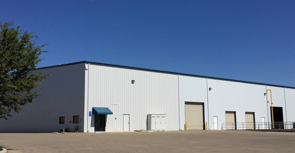 Primary Photo Of 7345 W Goshen Ave, Visalia Warehouse For Lease