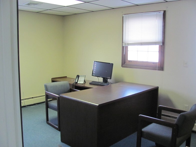More Photos Of 49 Broad St, Plainville Office For Lease