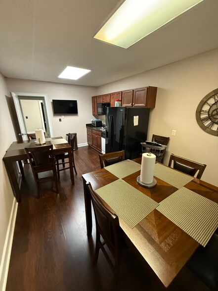 More Photos Of 1827 Powers Ferry Rd SE, Atlanta Office For Sale