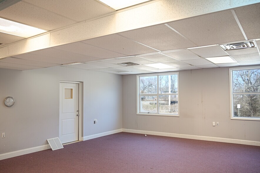 More Photos Of 105 River Ave, Lakewood Office For Lease