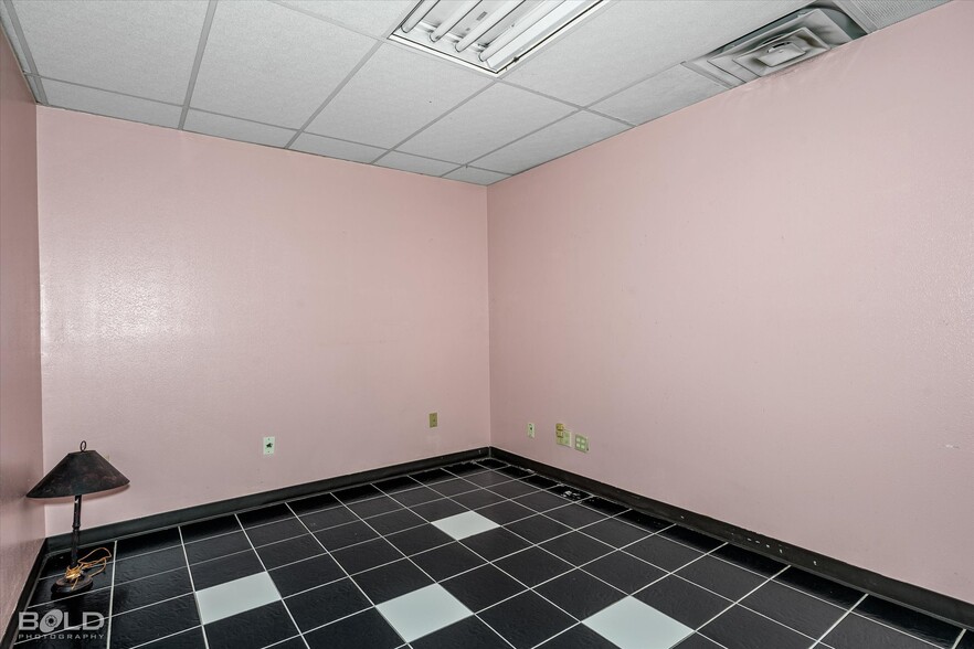 More Photos Of 4140 Hollywood Ave, Shreveport Healthcare For Sale