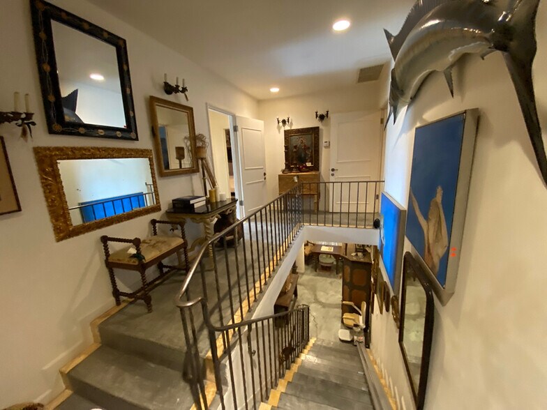 More Photos Of 2252 W Washington Blvd, Los Angeles Warehouse For Sale