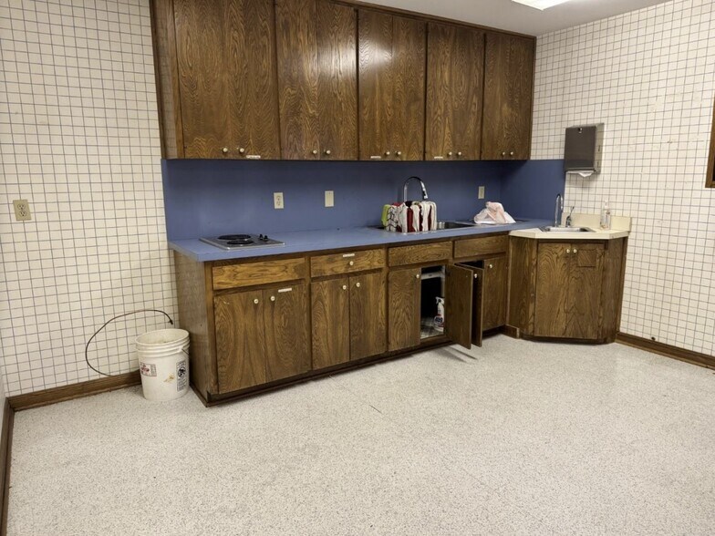 More Photos Of 2124 N 25th St, Waco Medical For Sale