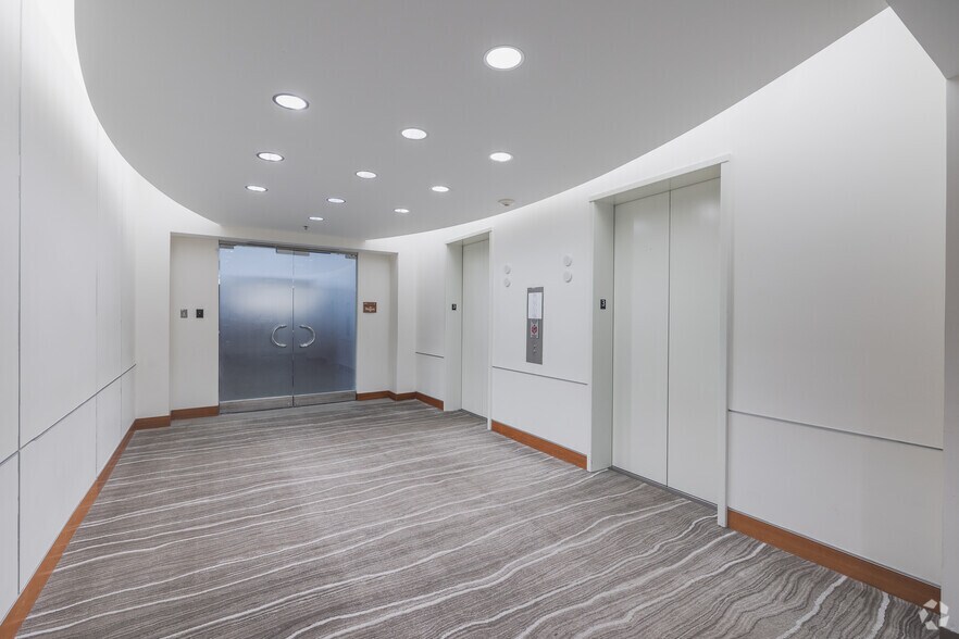 More Photos Of 4000 Faber Place Dr, North Charleston Coworking Space