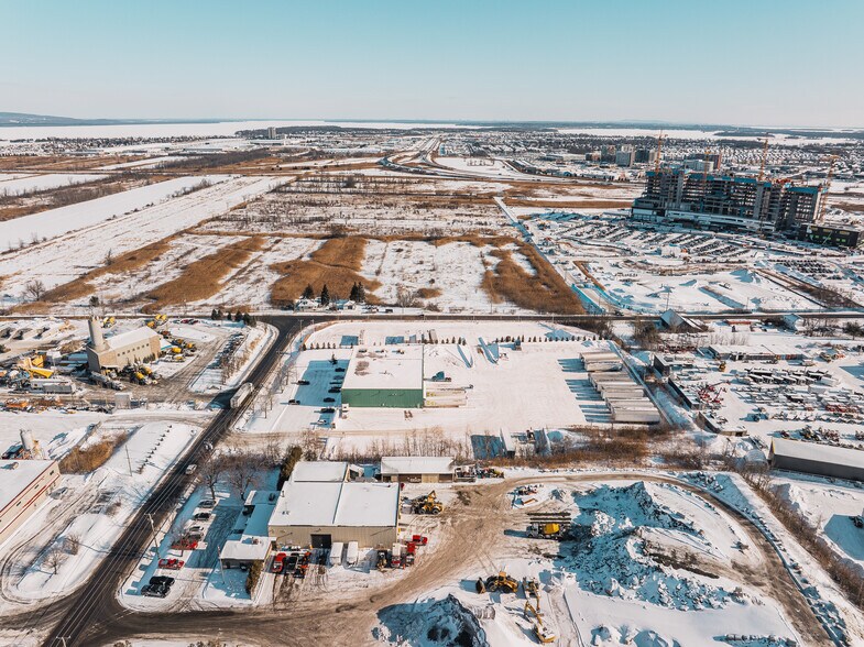 More Photos Of 500 Montée Labossière, Vaudreuil-dorion Service For Lease