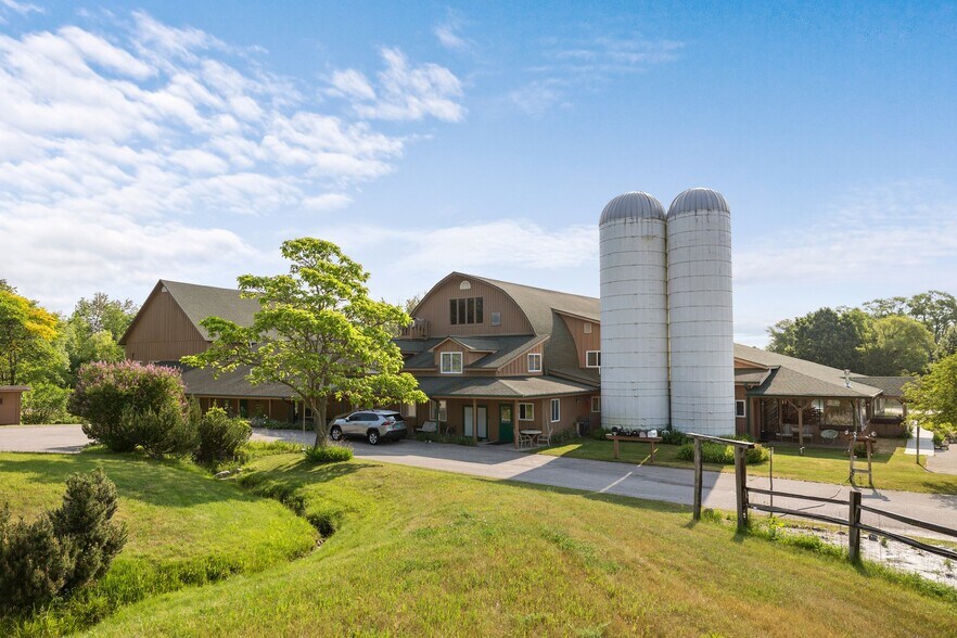 More Photos Of 5046 S West Bay Shore Dr, Suttons Bay Storefront Retail Residential For Sale